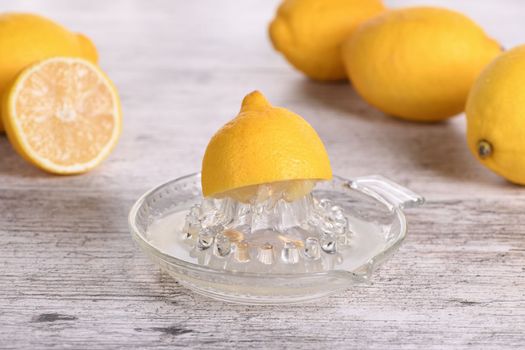 Preparing lemon juice