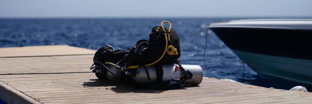 Oxygen tank with vest and diving accessories set