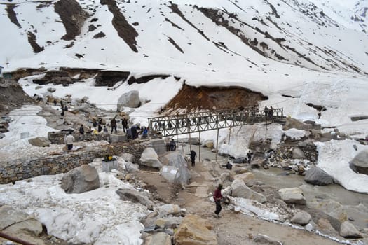 Kedarnath Project, laborers rebuilding bridge that collapsed in disaster.