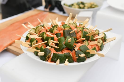 The salmon skewers with zucchini Wedding catering