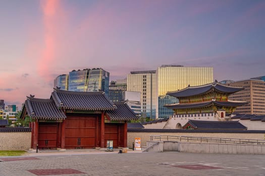Gyeongbokgung Palace in downtown Seoul at sunset