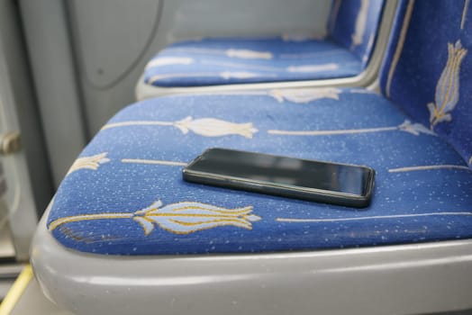 forget smartphone on bus sit, lost smart phone