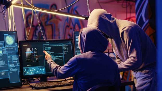 Hackers discuss how to hack computers