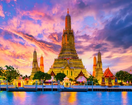 Wat Arun temple Bangkok during sunset in Thailand