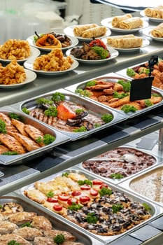 Display with fresh cooked food in a canteen