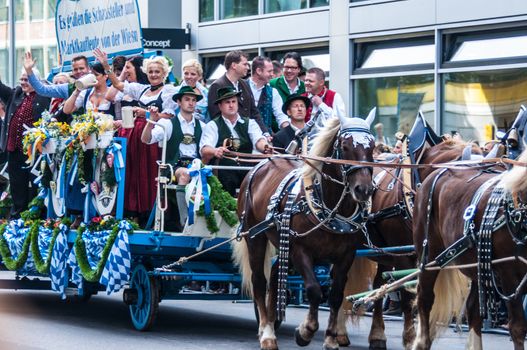Parade of the hosts of the Wiesn