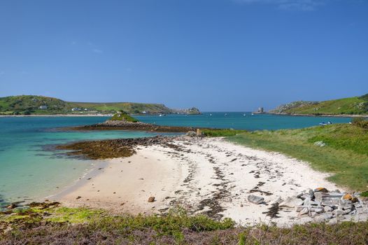 Looking towards Plumb Island and Cromwell���s Castle, Tresco, Isles of Scilly, Cornwall, England.