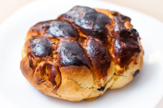 Sweat bread with raisins, chocolate chips and wallnuts