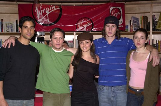 Roswell Cast Signing