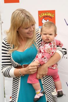 Busy Philipps and daughter Birdie
/ImageCollect