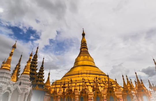 Shwedagon Pagoda(Great Dagon Pagoda) in Yangon, Myanmar (Burma)