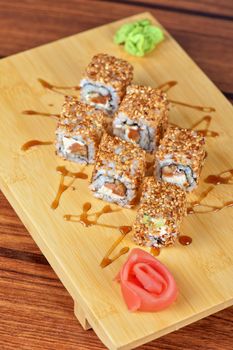 sesame sushi rolls