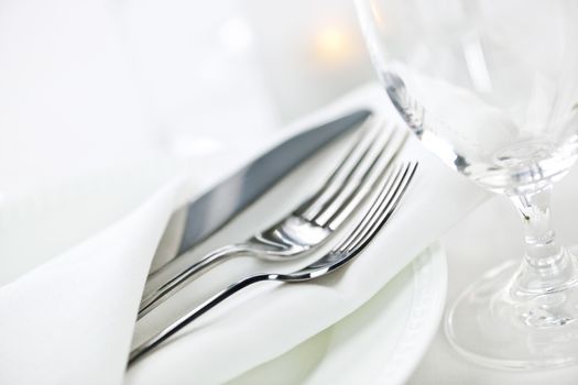 Table setting for fine dining