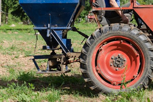 tractor wheel seeder equipment sow buckwheat seeds 