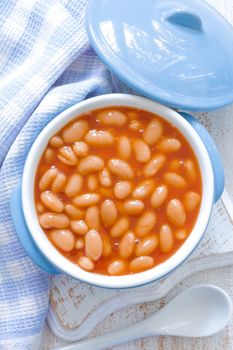 White beans with tomato sauce