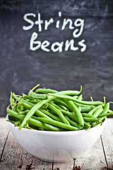 green string beans in a bowl 