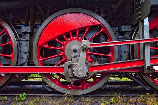 wheels of steam locomotive