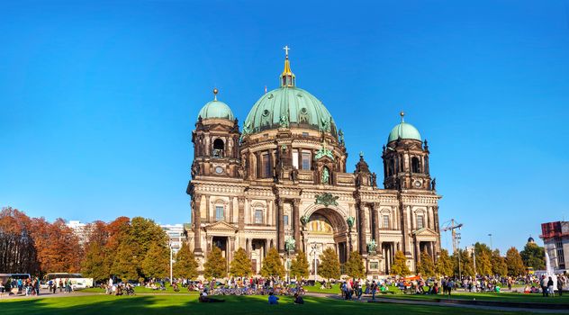 Berliner Dom panoramic overview on a sunny day