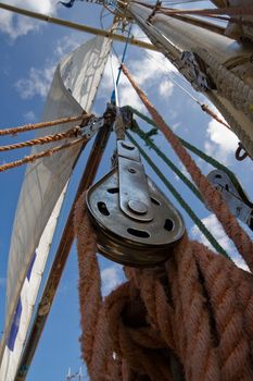 Sail ship rigging