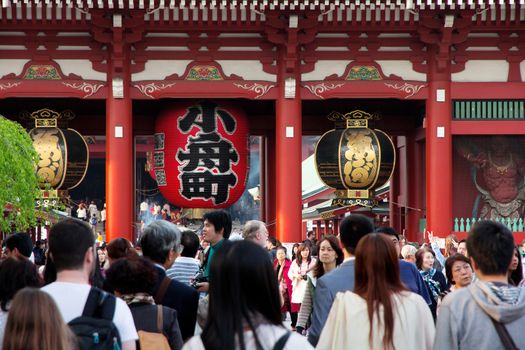 Tokyo crowds at Senso-ji Temple in Asakusa,Japan