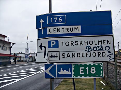Skilt ved Color Lines terminal på Torskholmen, Strømstad