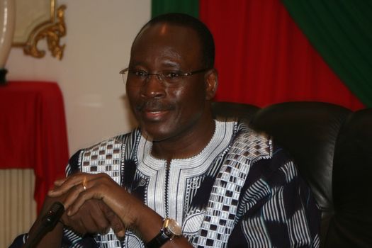 BURKINA FASO, Ouagadougou : Prime minister Isaac Zida takes part in the first post-coup cabinet meeting, on September 25, 2015 in Ouagadougou. People rejoiced in Burkina Faso's capital on the eve, two days after the military restored power to a civilian regime, but uncertainty hung over the fate of the elite presidential guard that staged last week's coup.