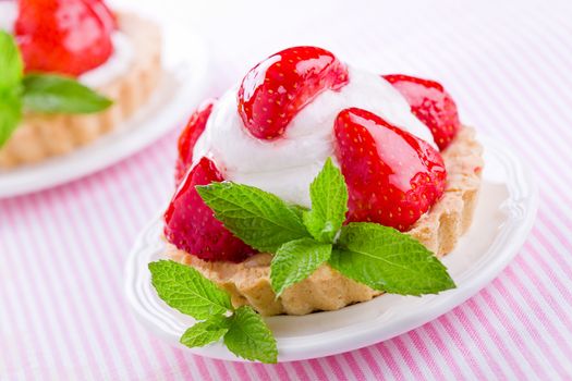 Small Strawberry Pies