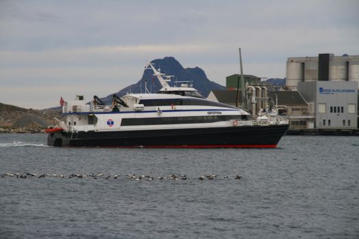 Hurtigbåten ofoten ankommer Bodø