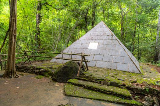 Pyramid Alongkorn Chedi