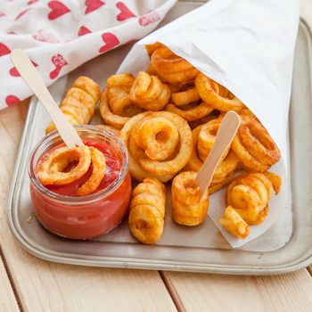 Spicy curly fries