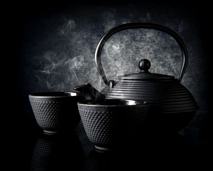 Teapot with cups