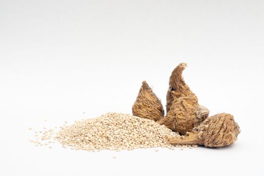 Maca (Lepidium meyenii) and quinoa (Chenopodium quinoa ), superf