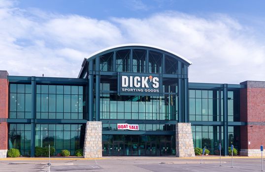 Dick's Sporting Goods Exterior