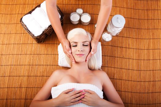 Relaxation pampering facial massage