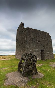 Disused Building and Machine at Magpie Mine
