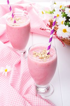 Strawberry smoothie with oat