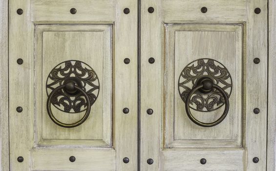 Hang door knocker metal