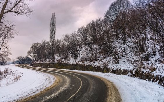 curve road on serpentine in winter
