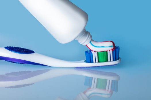 toothbrush with paste with reflection