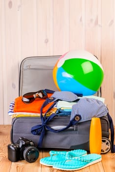 everything necessary for a good holiday at sea, objects in a sui