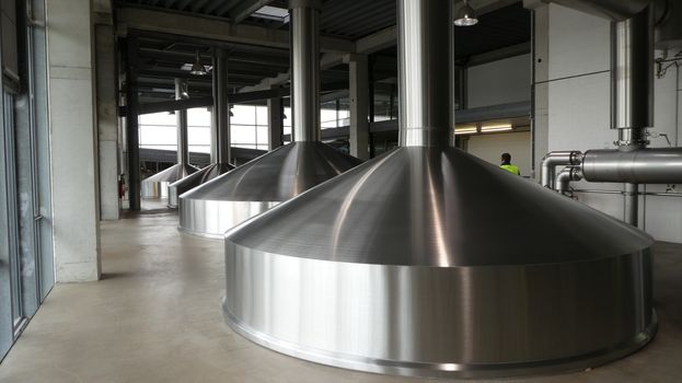 Stainless steel brew kettle and mash tun
