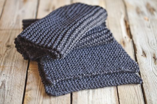 knitted dark grey scarf 