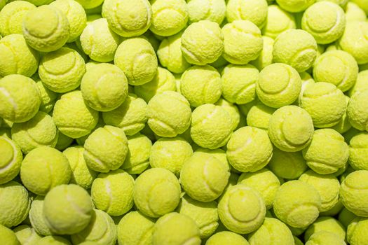 Chewing gum in the form of a tennis ball in the shop.