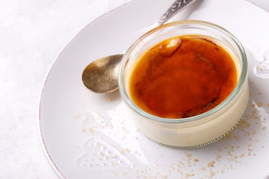 Traditional french creme brule