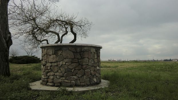 The well of stones