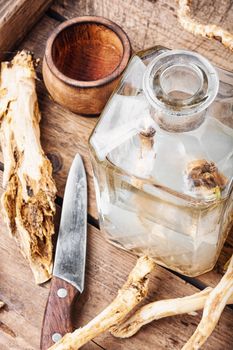Alcoholic tincture on horseradish