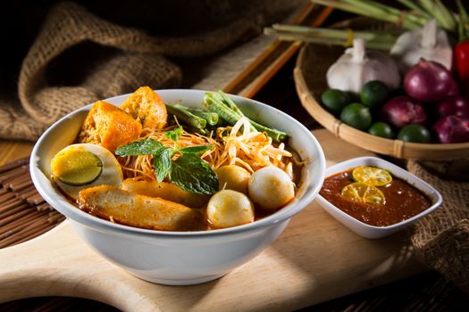  traditiona curry spicy noodle soup