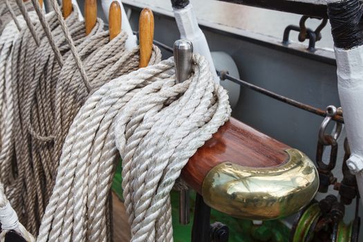ship rigging rope