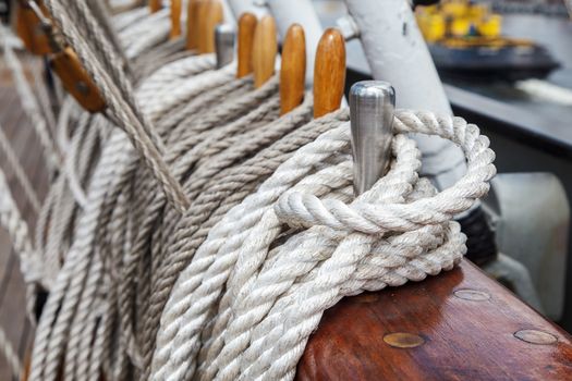ship rigging ropes