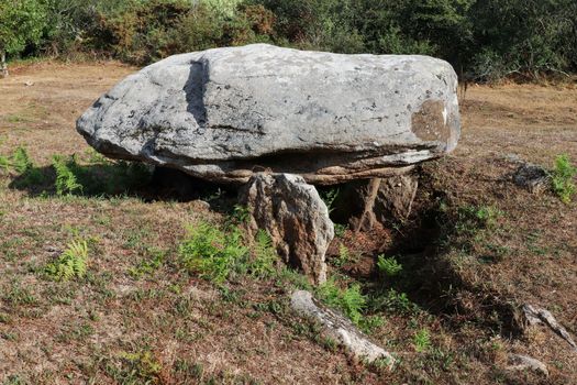 Run-er-Sinzen dolmen - megalithic monument near Erdeven in Britt